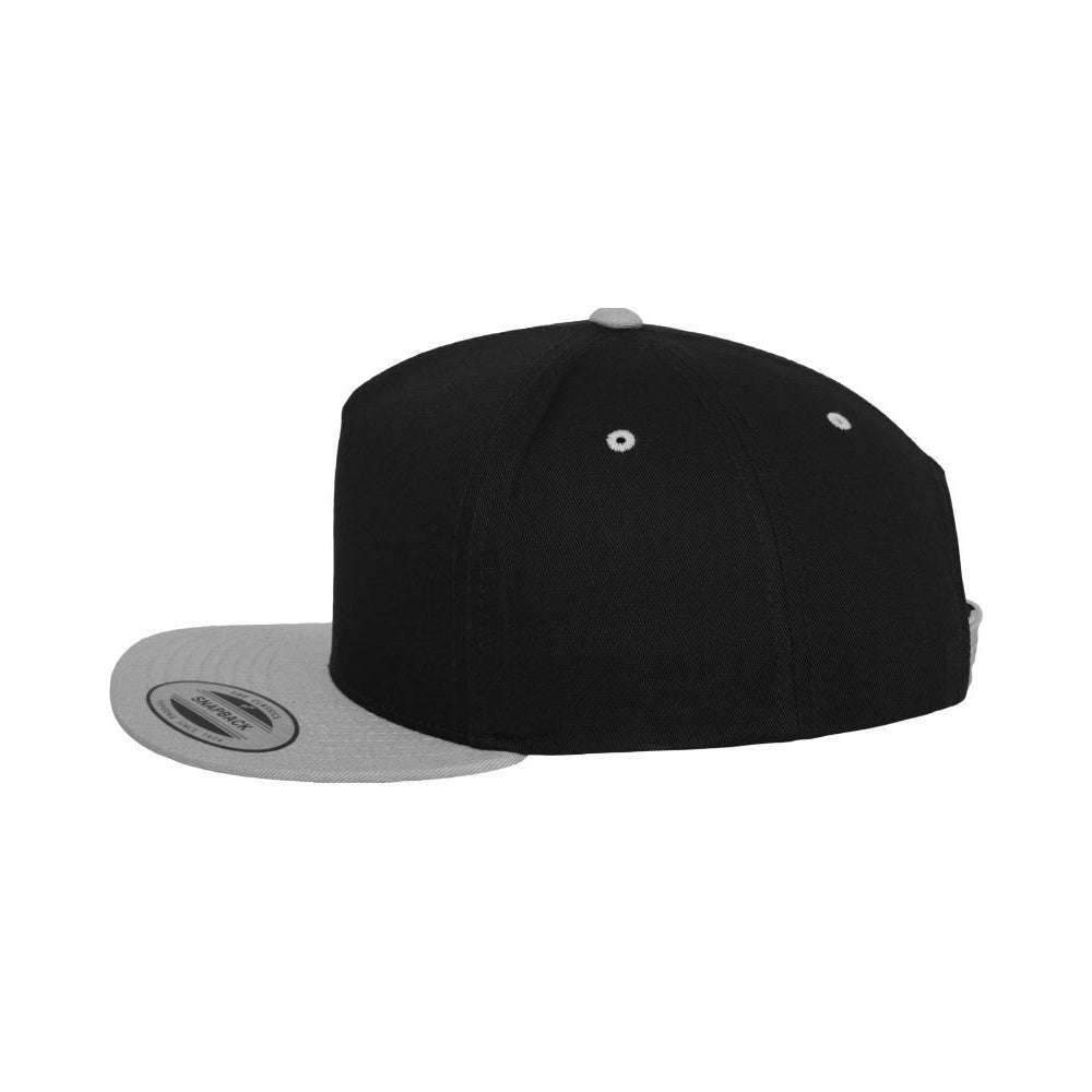 PS_556007_flexfit_6007-6007t_black_silver_LEFT_2544a687-1641-47ec-924f-aa365c93a1fd_web