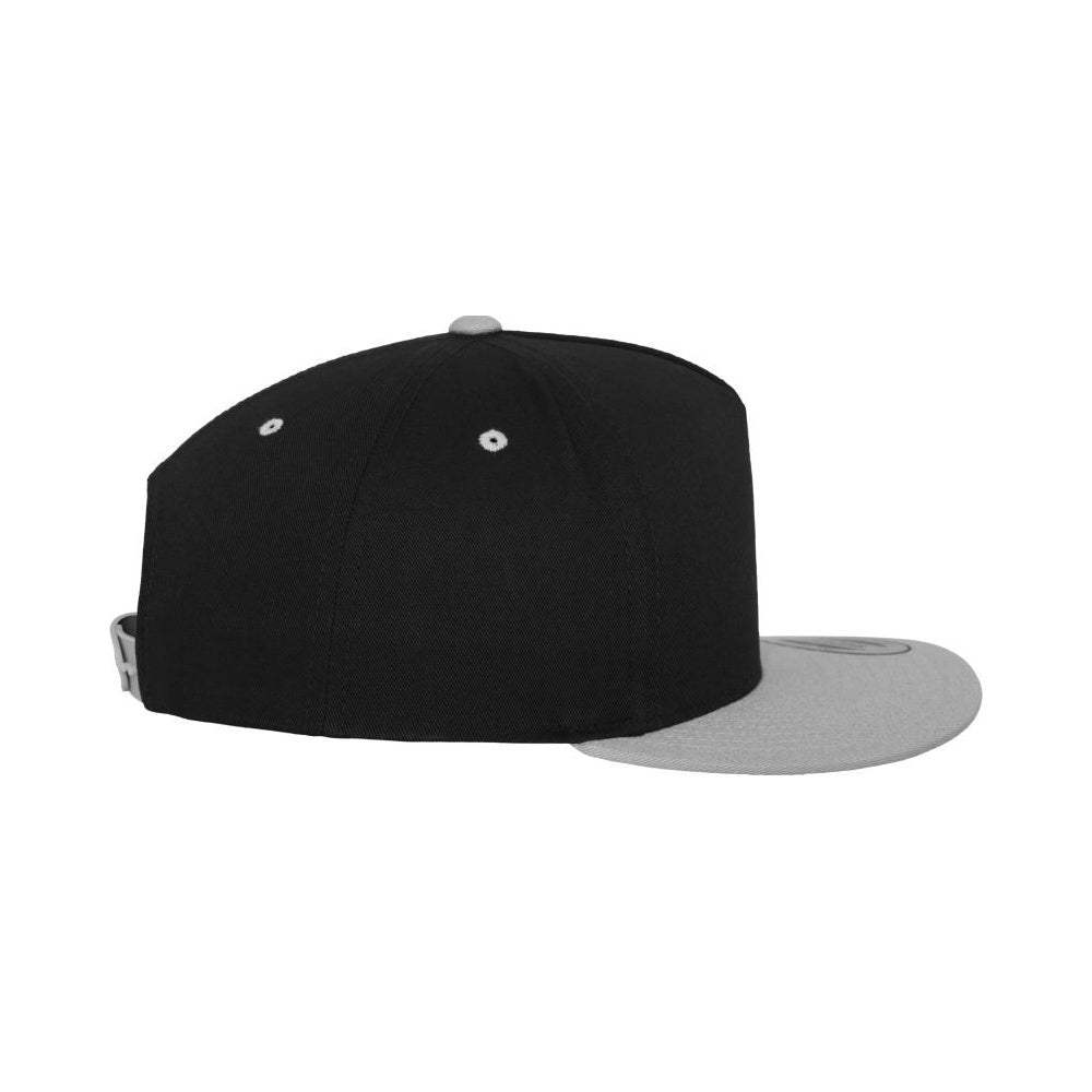 PS_556007_flexfit_6007-6007t_black_silver_RIGHT_028eb66a-9150-414c-85e0-71f35b434cd1_web